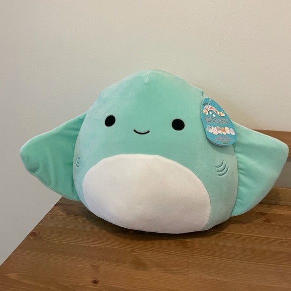 Maggie the Stingray Squishmallow 💙 - Picture 1 of 3